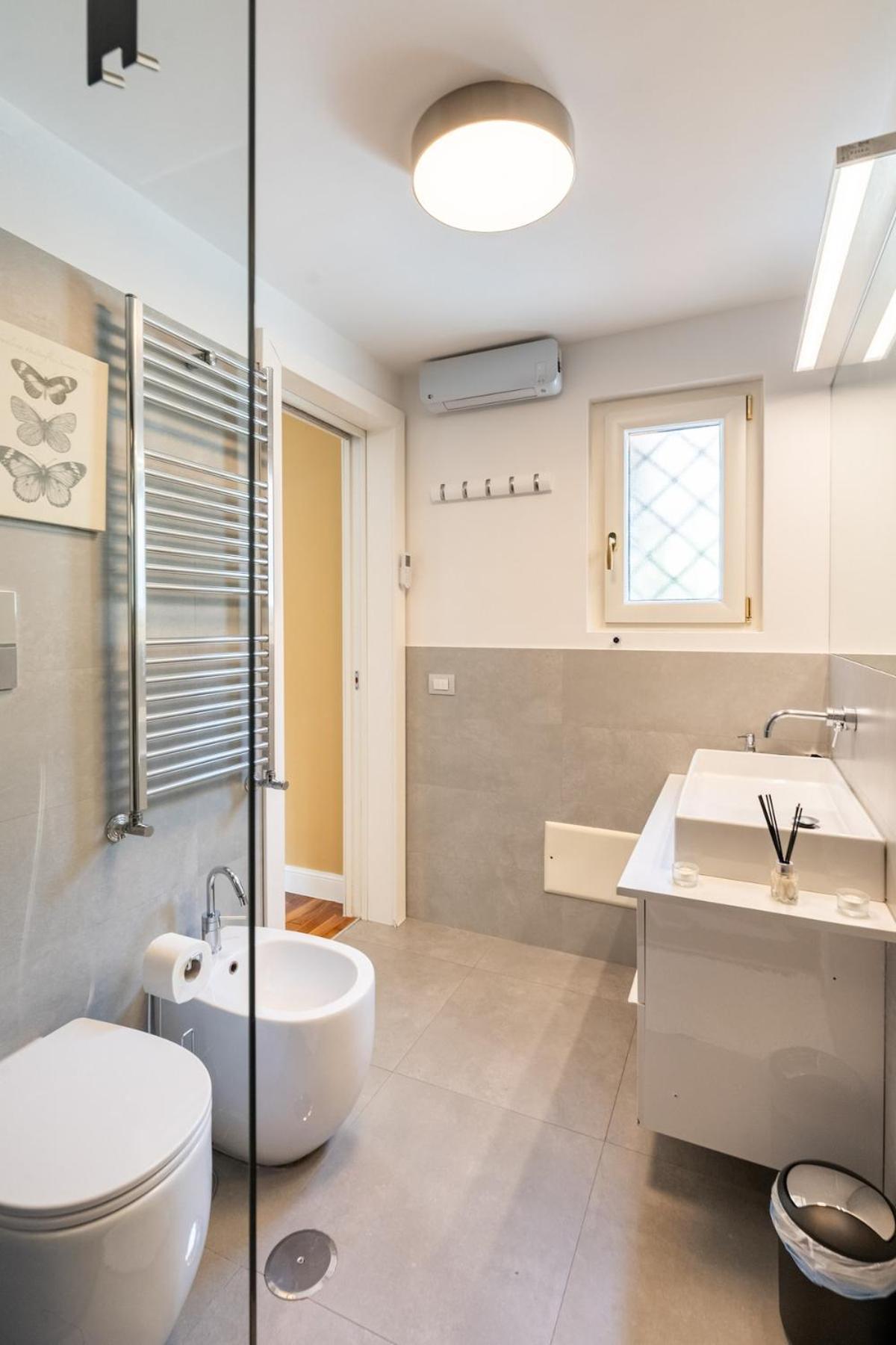 The Nest, Nel Cuore Di Chiaia * Napoli